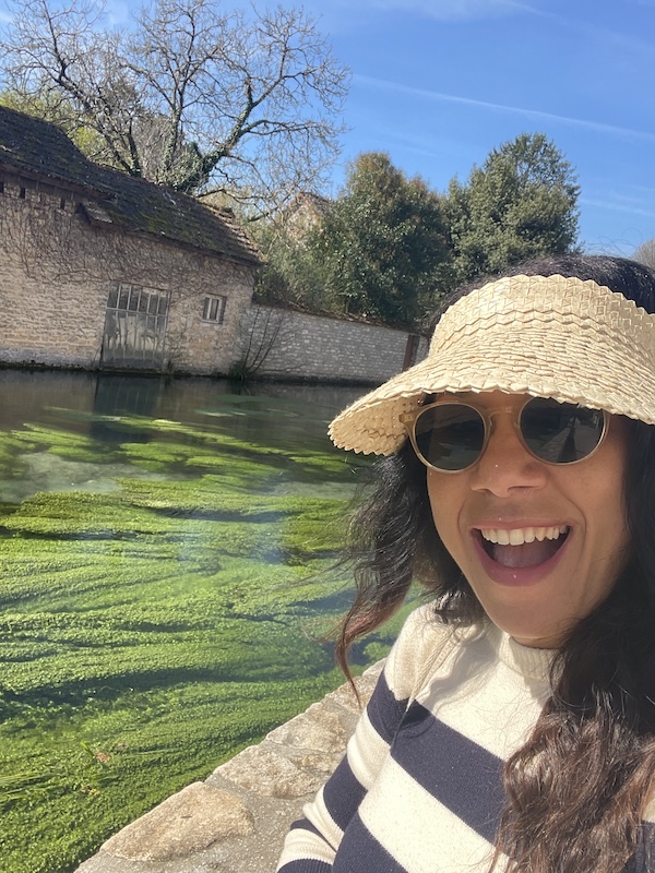 Canal-side dreams in Beaune, Burgundy 🍷✨ Where the water flows, the wine pours, and the crowds are blissfully missing. Proof that this French gem isn’t just about vineyards—it’s full-on fairytale. #BeauneFrance #BurgundyTravel #CanalViews #HiddenGemsFrance