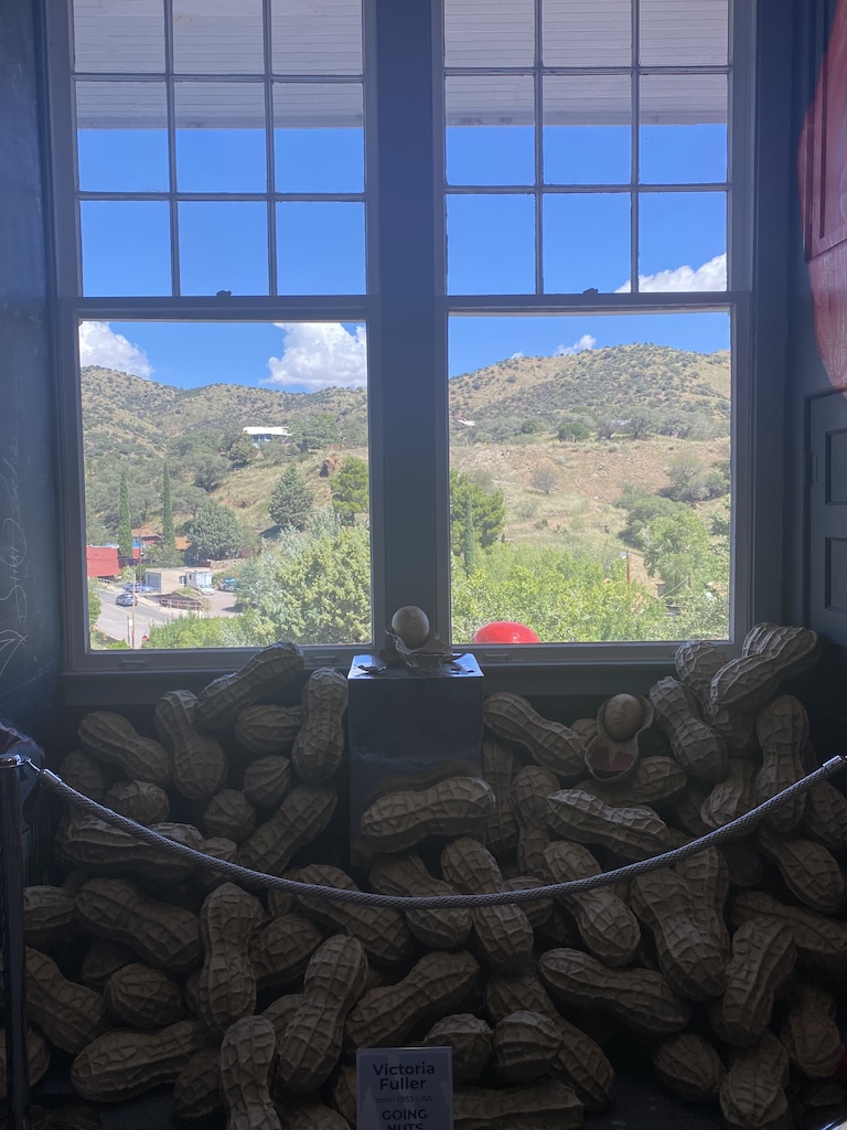 Tucked between copper hills and vintage storefronts, the Artemizia Foundation feels like stepping into Soho — if Soho had mountain air. Global graffiti meets desert light, and somehow, it works.